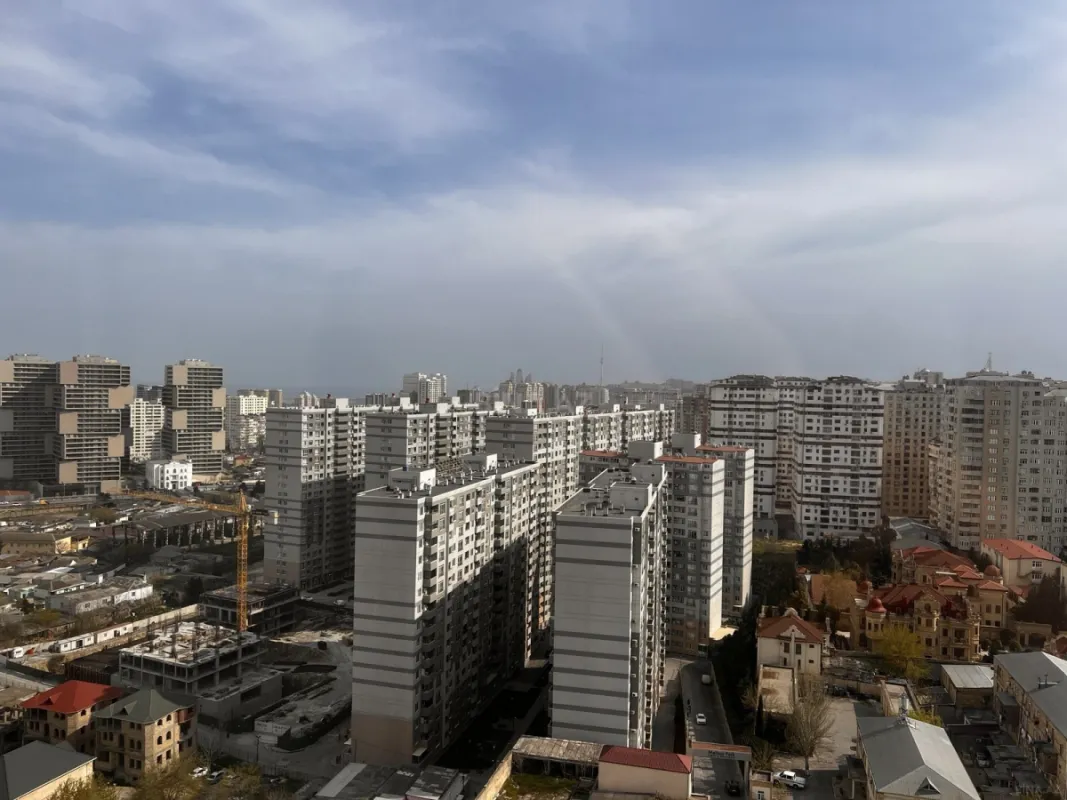 Kirayə verilir 3 otaqlı mənzil 140 m²