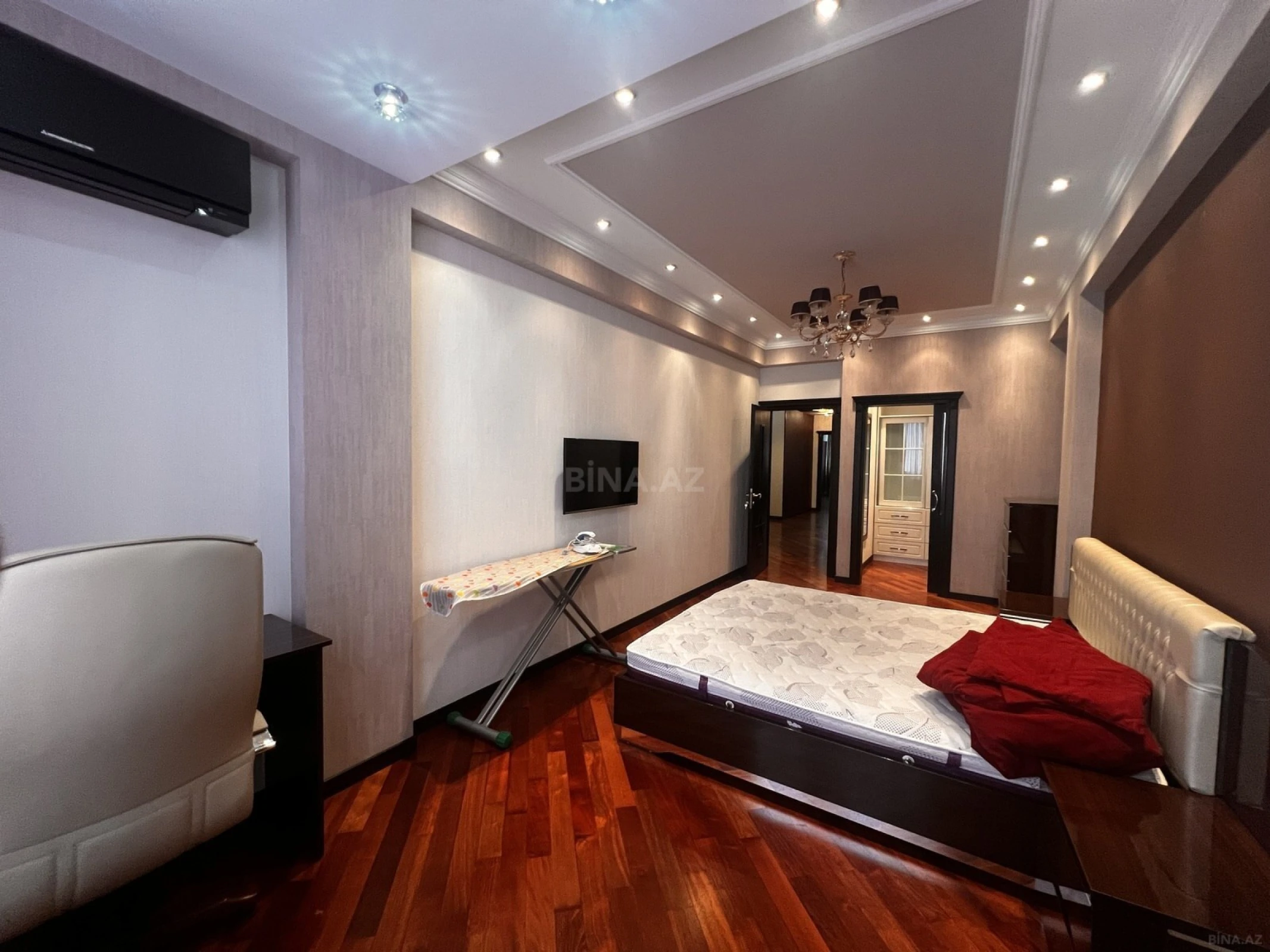 Kirayə verilir 3 otaqlı mənzil 140 m²