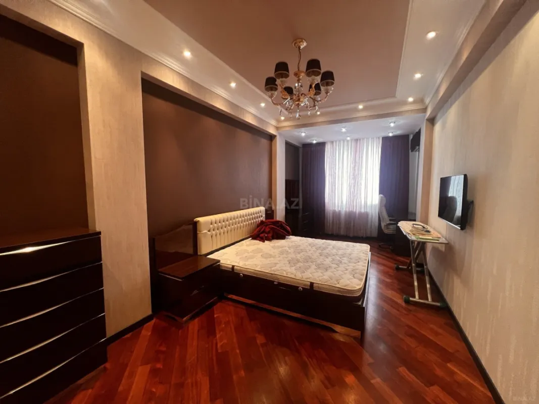 Kirayə verilir 3 otaqlı mənzil 140 m²