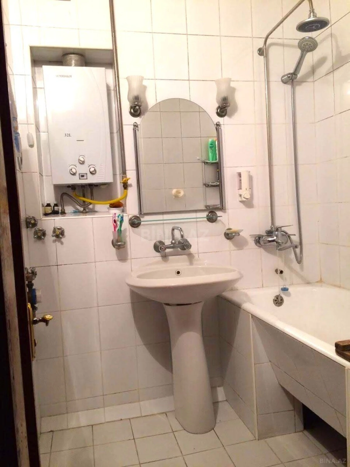 Satılır 2 otaqlı mənzil 65 m²