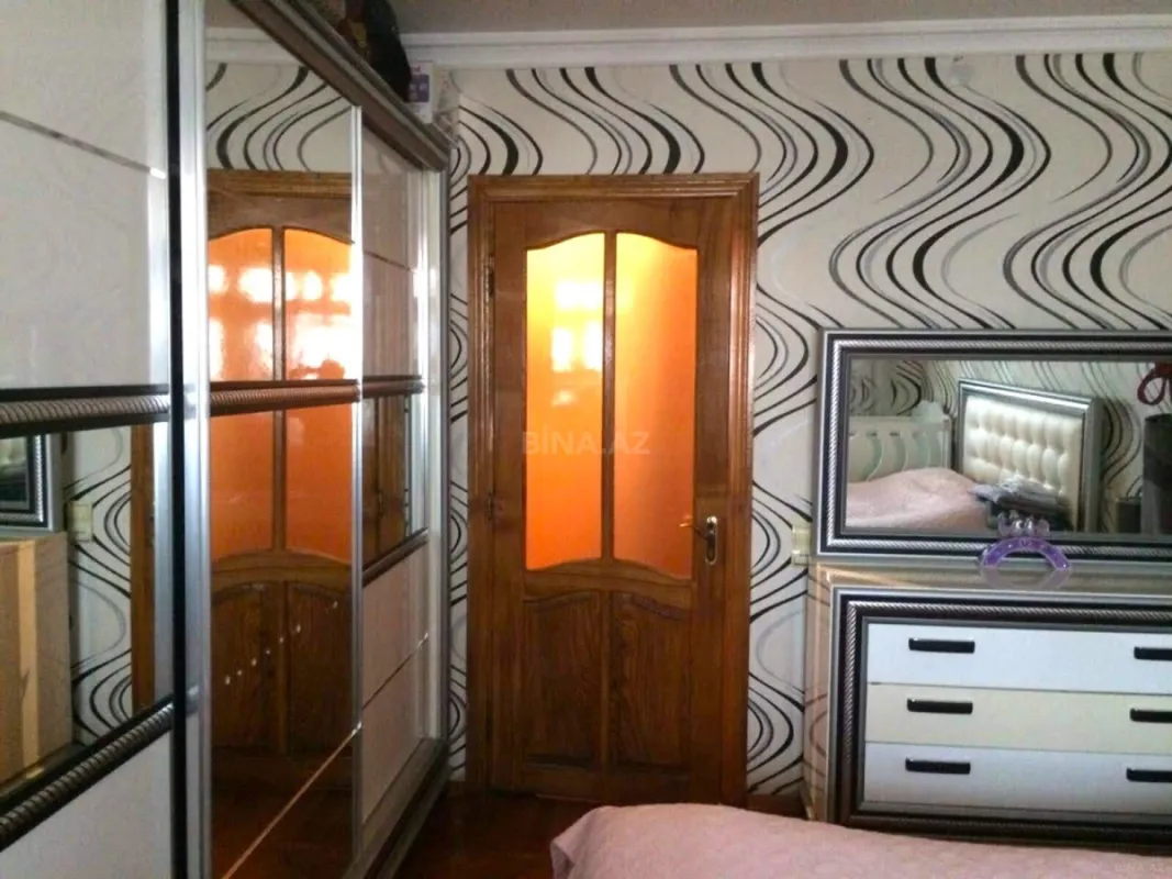 Satılır 2 otaqlı mənzil 65 m²