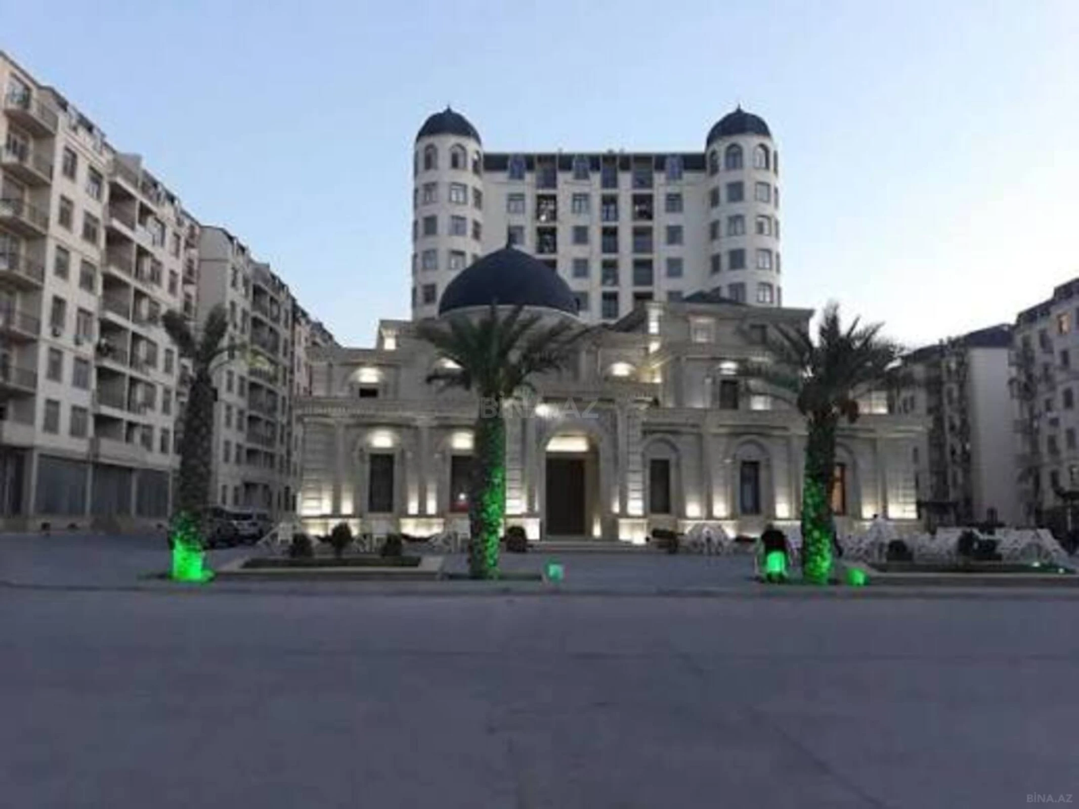 Satılır 3 otaqlı mənzil 122 m²