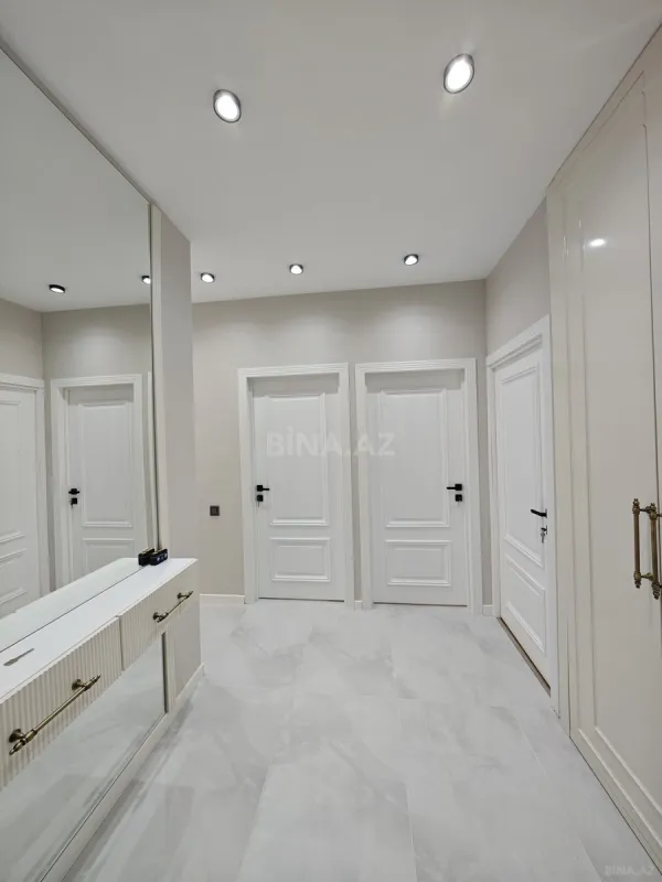 Satılır 4 otaqlı mənzil 100 m²