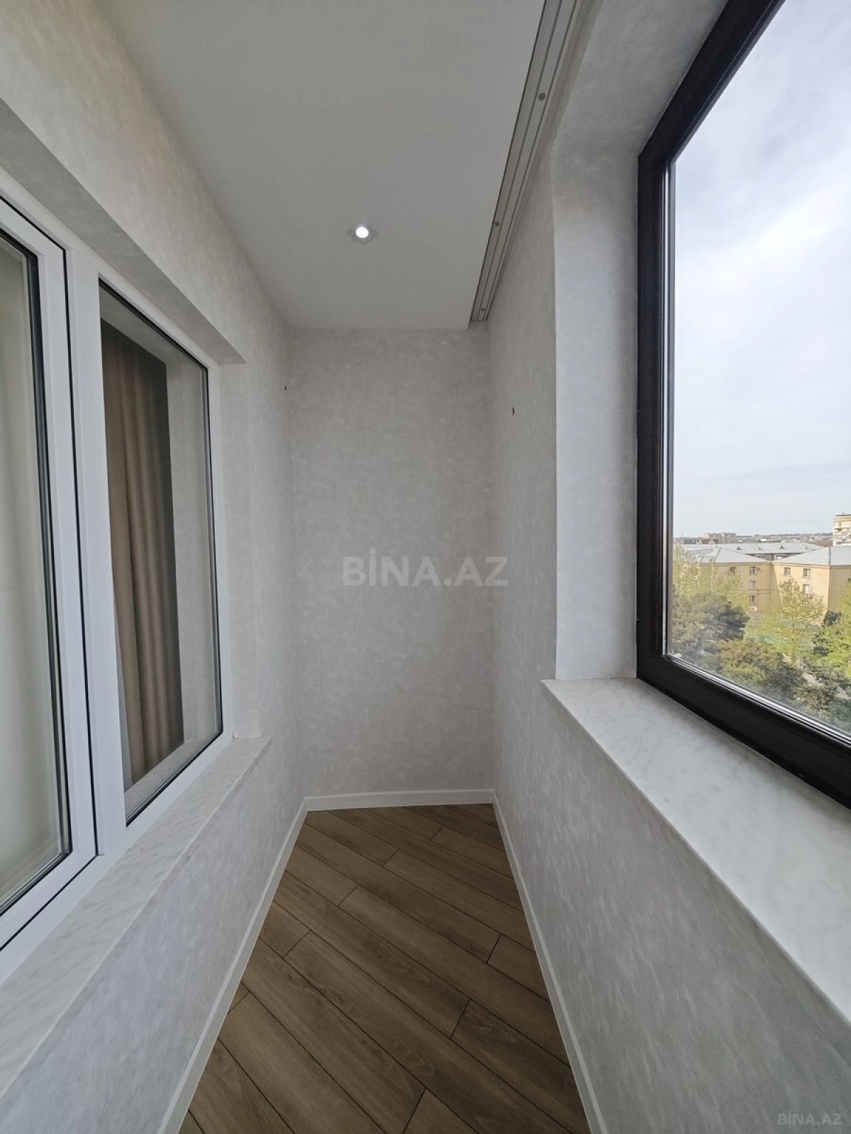 Satılır 4 otaqlı mənzil 100 m²