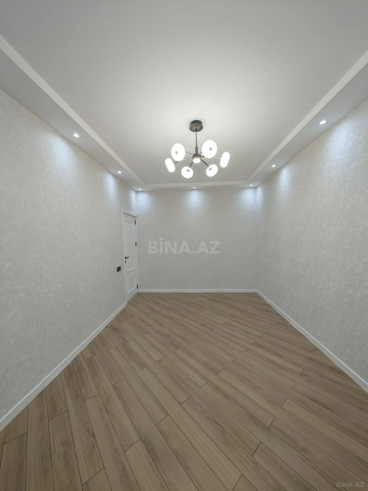 Satılır 4 otaqlı mənzil 100 m²
