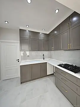 Satılır 4 otaqlı mənzil 100 m²