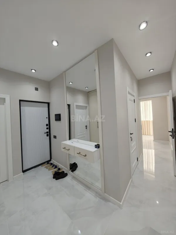 Satılır 4 otaqlı mənzil 100 m²