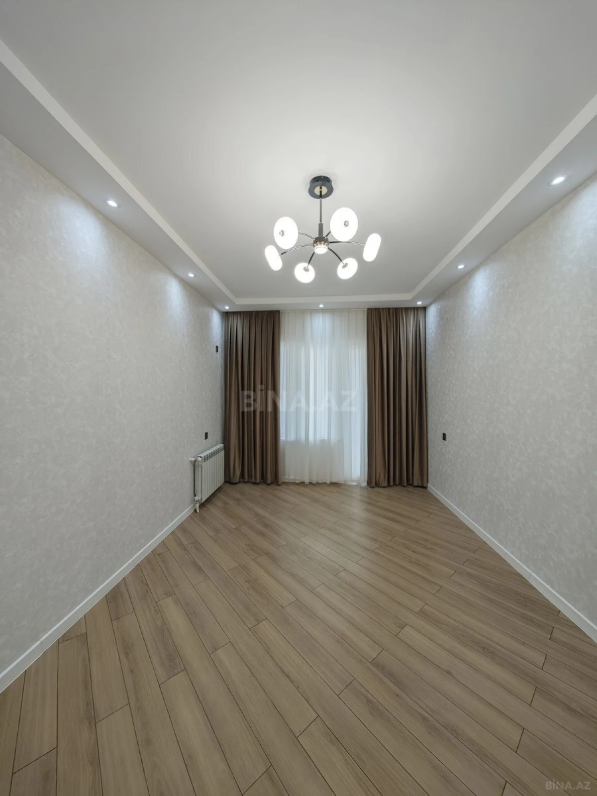 Satılır 4 otaqlı mənzil 100 m²