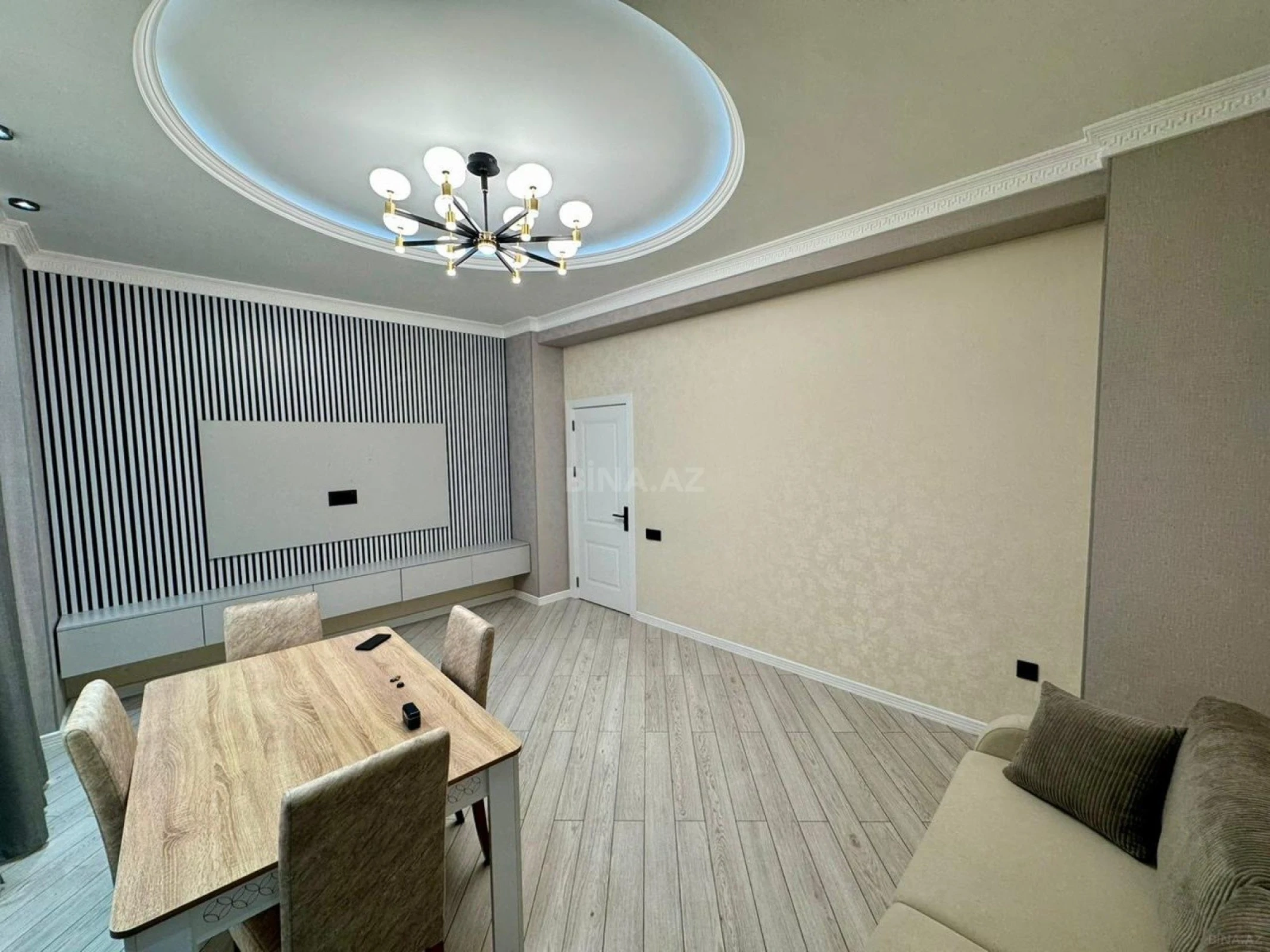 Satılır 2 otaqlı mənzil 82 m²