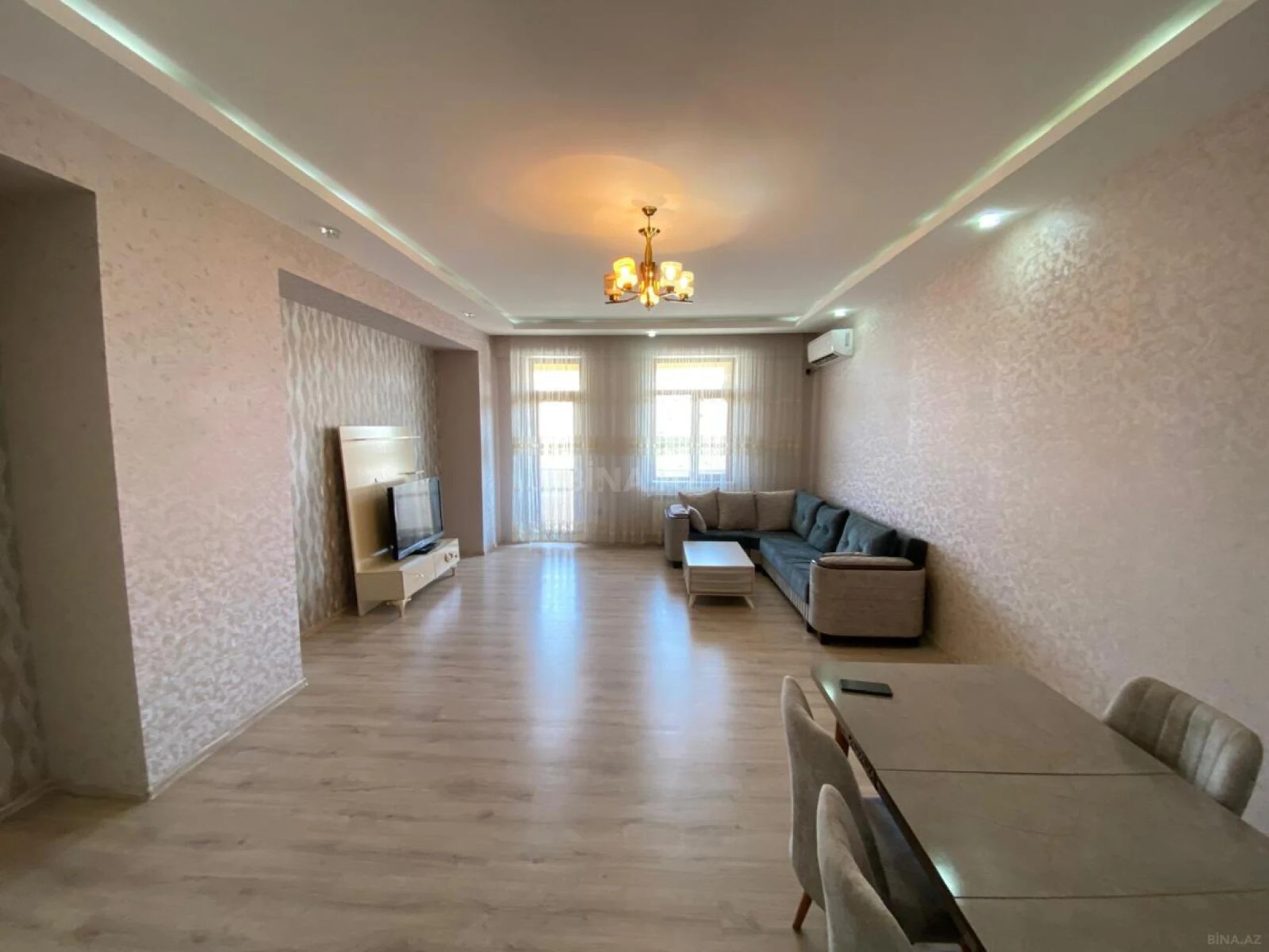 Kirayə verilir 3 otaqlı mənzil 160 m²