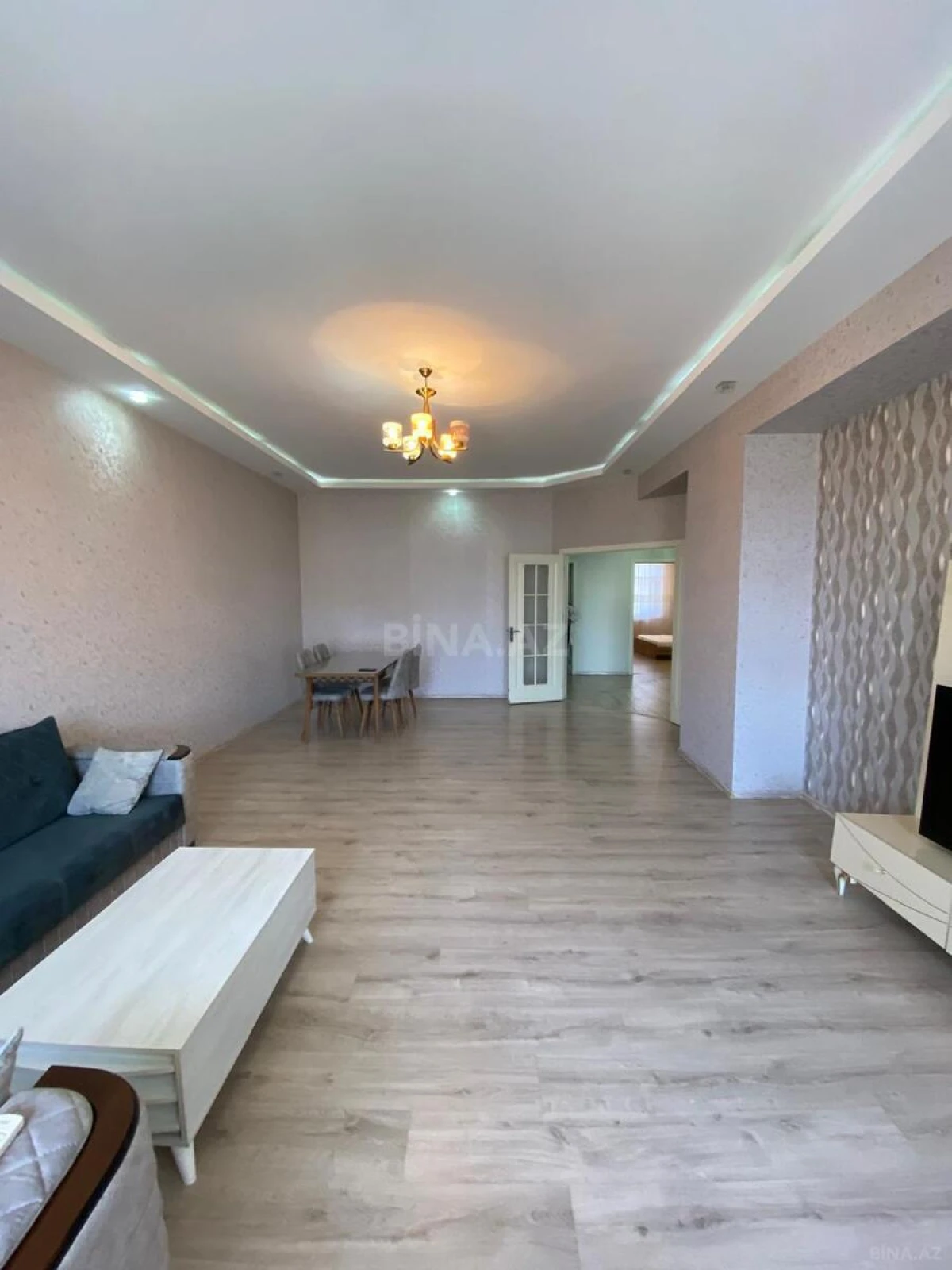 Kirayə verilir 3 otaqlı mənzil 160 m²