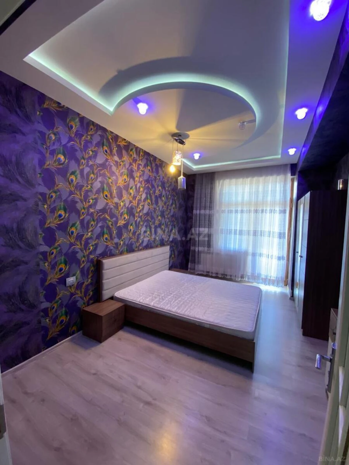 Kirayə verilir 3 otaqlı mənzil 160 m²