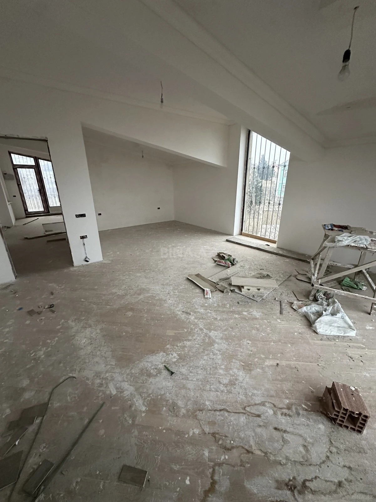 Satılır 6 otaqlı həyət evi 300 m²