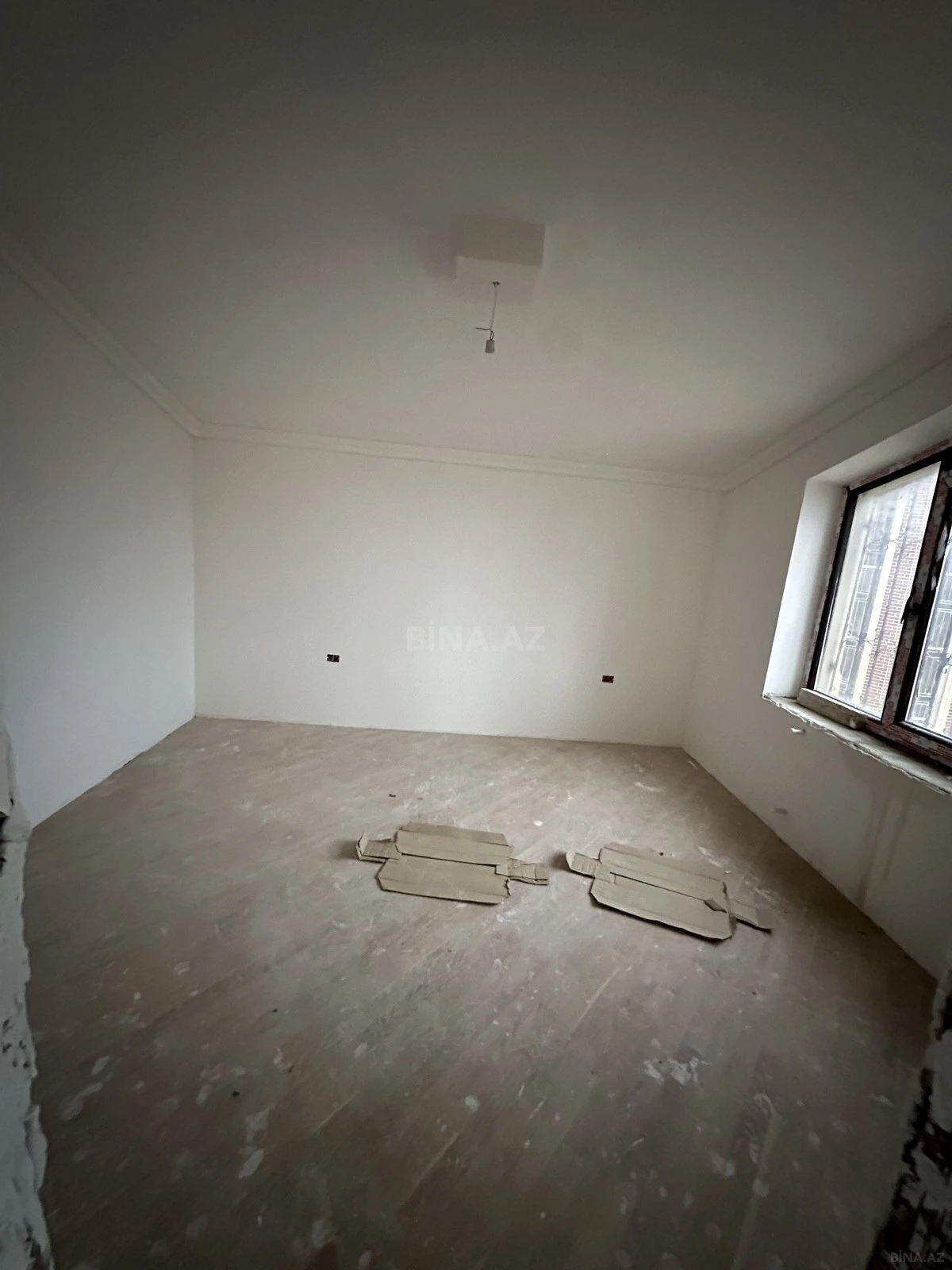Satılır 6 otaqlı həyət evi 300 m²