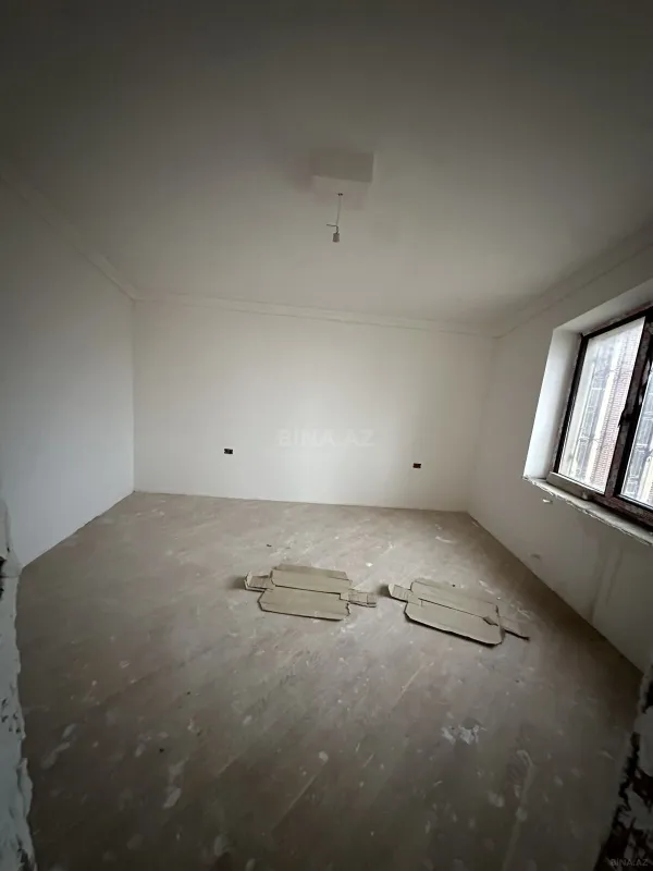 Satılır 6 otaqlı həyət evi 300 m²