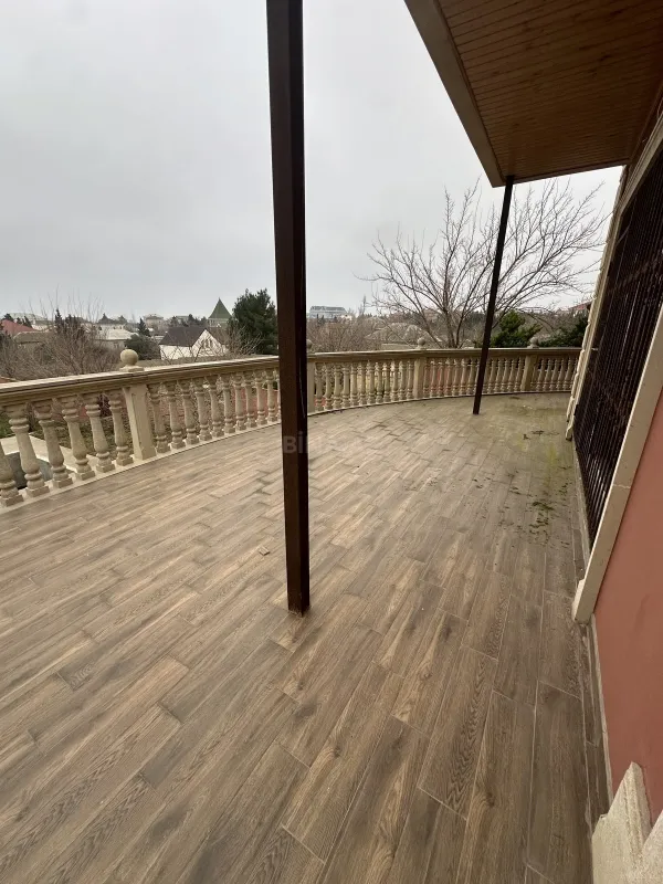 Satılır 6 otaqlı həyət evi 300 m²