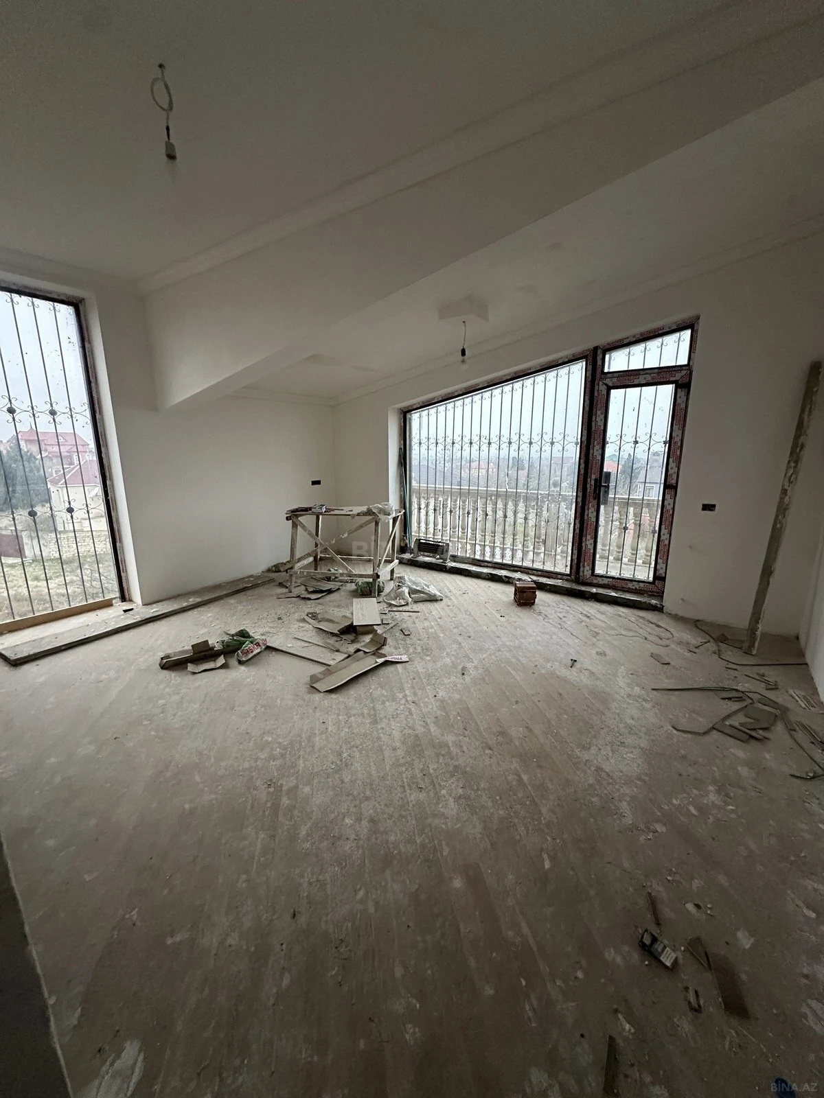 Satılır 6 otaqlı həyət evi 300 m²