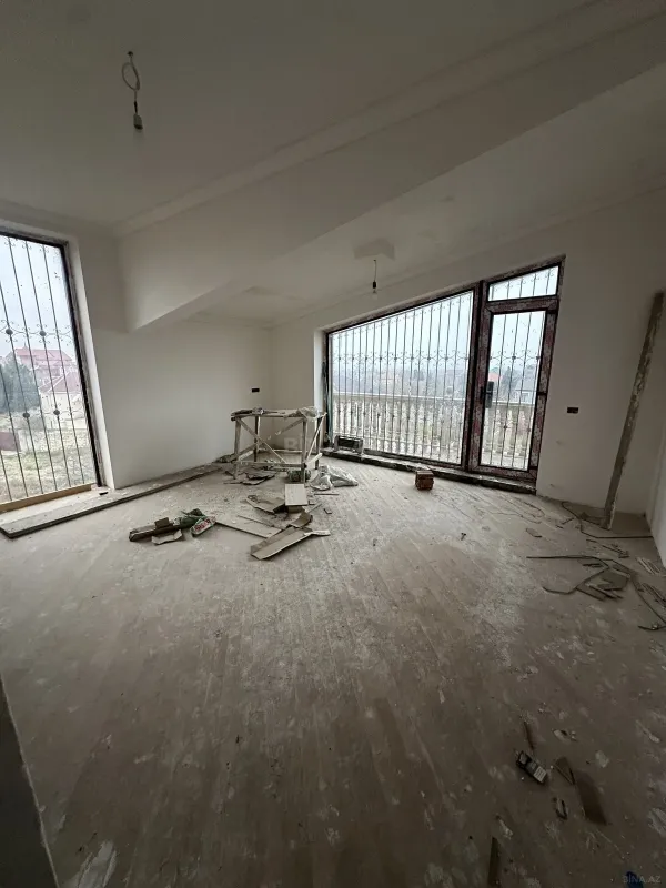 Satılır 6 otaqlı həyət evi 300 m²