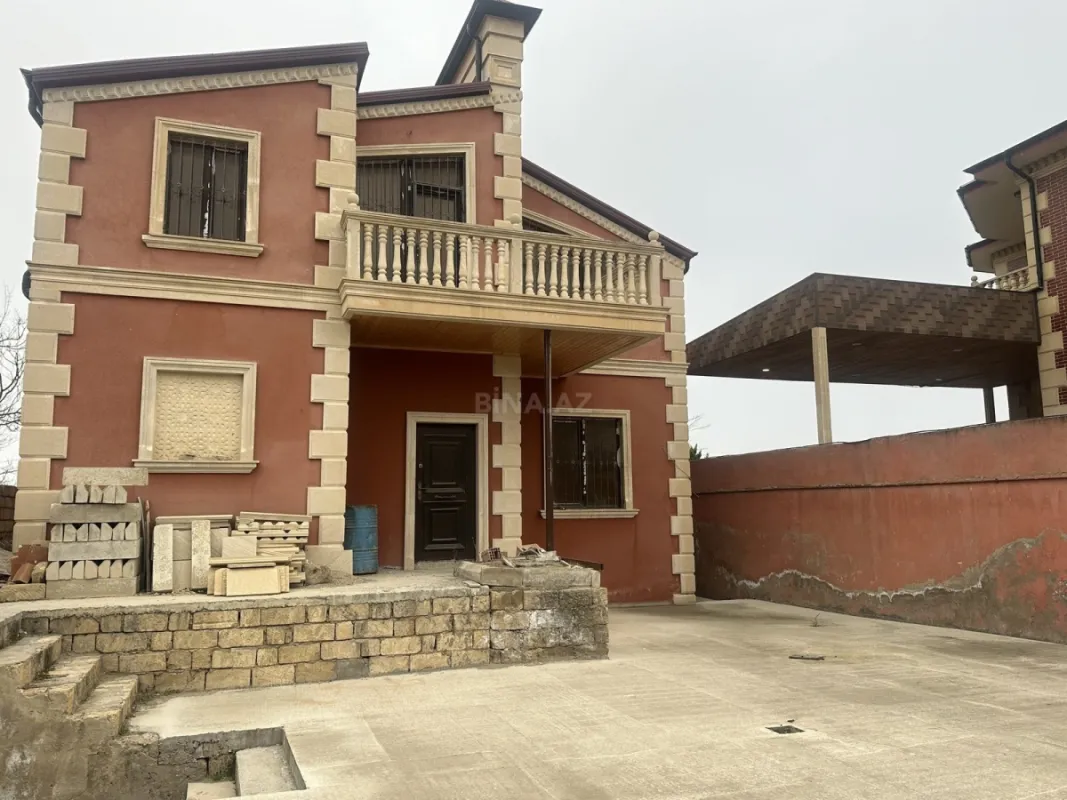 Satılır 6 otaqlı həyət evi 300 m²