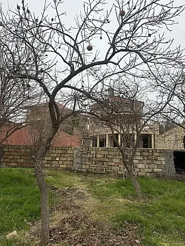 Satılır 6 otaqlı həyət evi 300 m²
