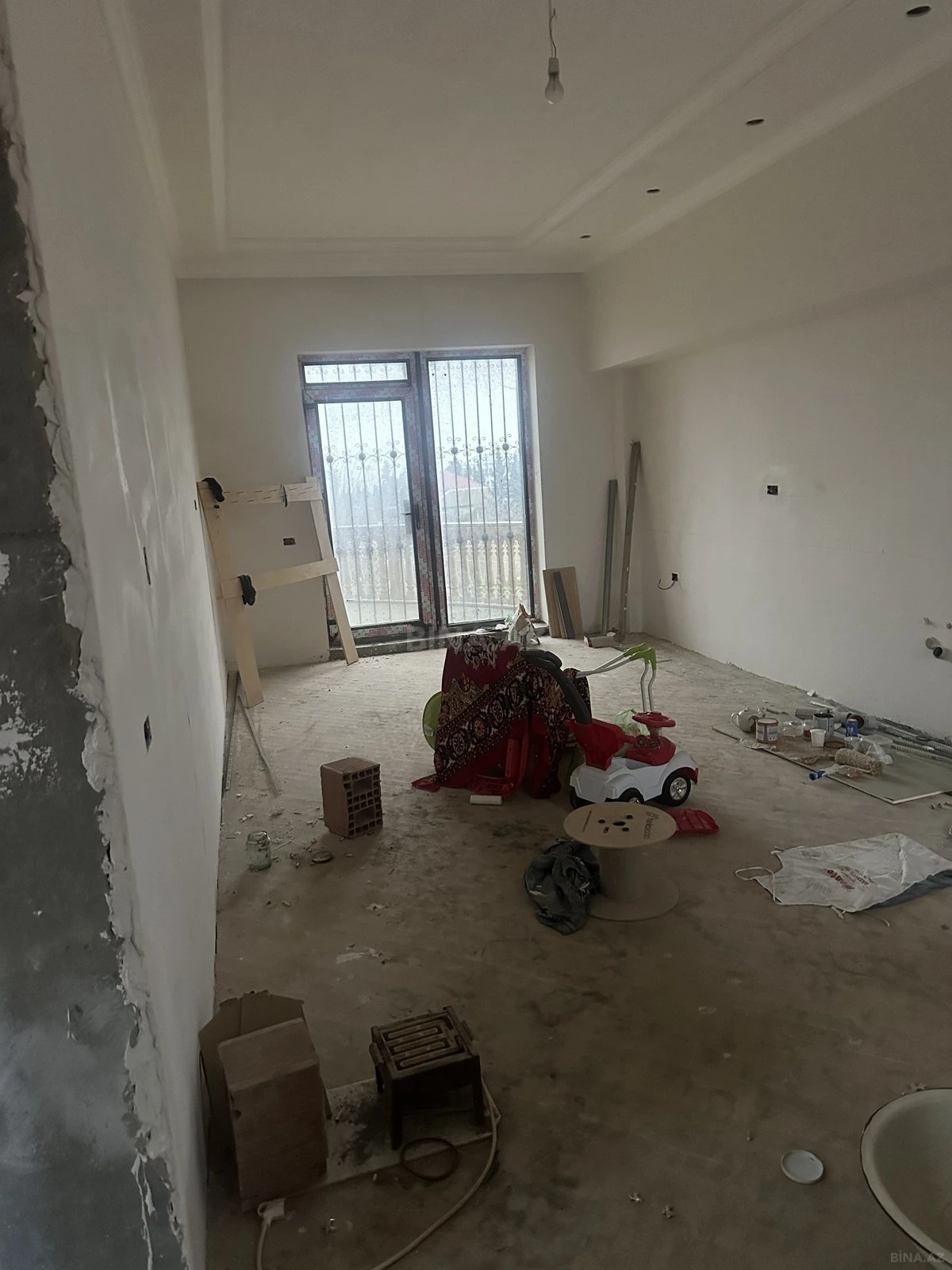 Satılır 6 otaqlı həyət evi 300 m²