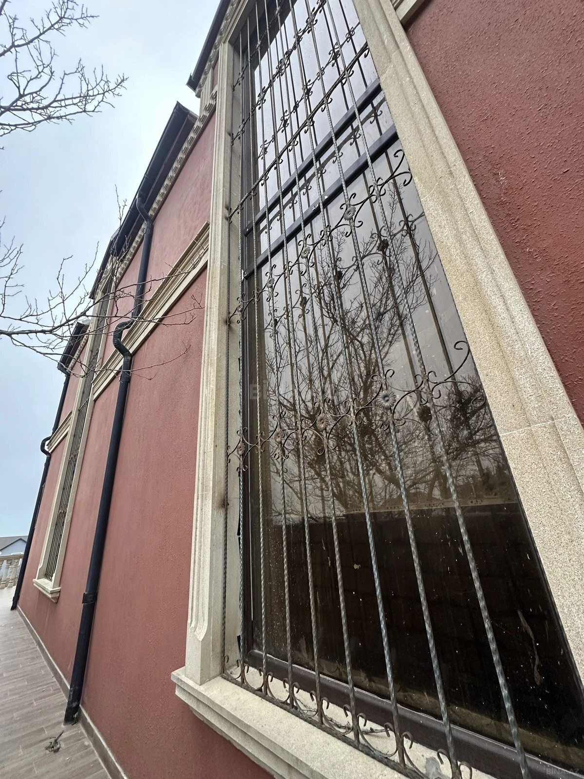 Satılır 6 otaqlı həyət evi 300 m²