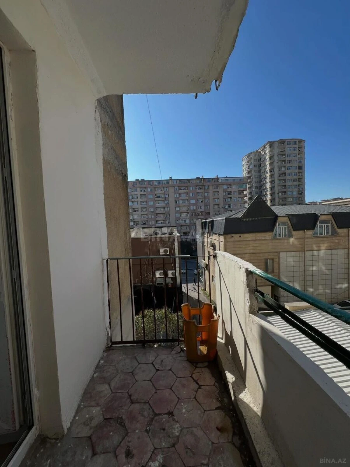 Satılır 2 otaqlı mənzil 67 m²