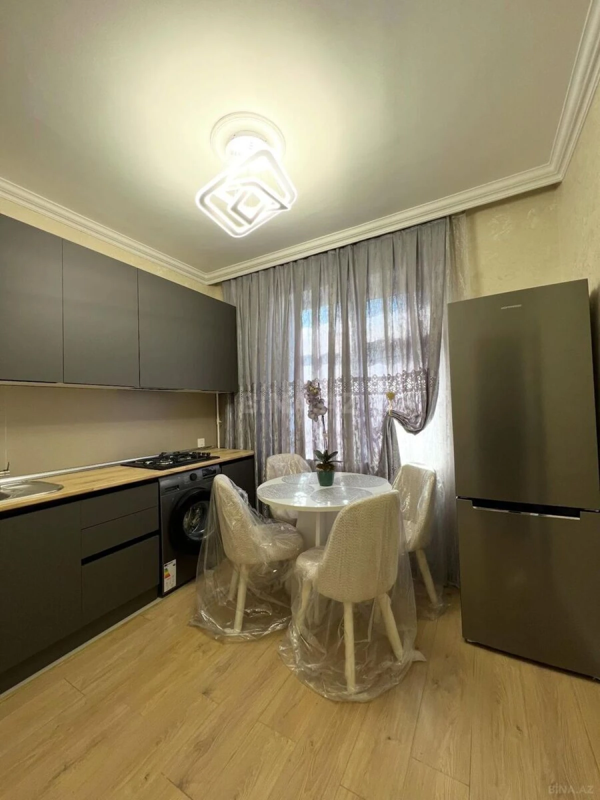 Satılır 2 otaqlı mənzil 67 m²