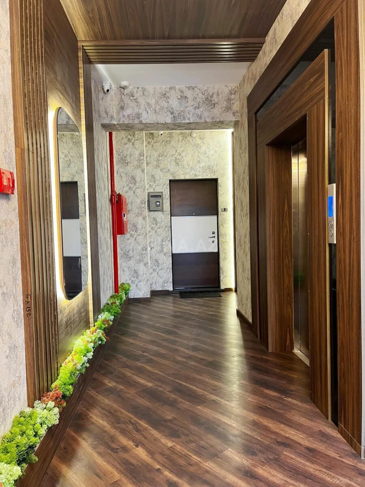 Kirayə verilir 4 otaqlı mənzil 170 m²