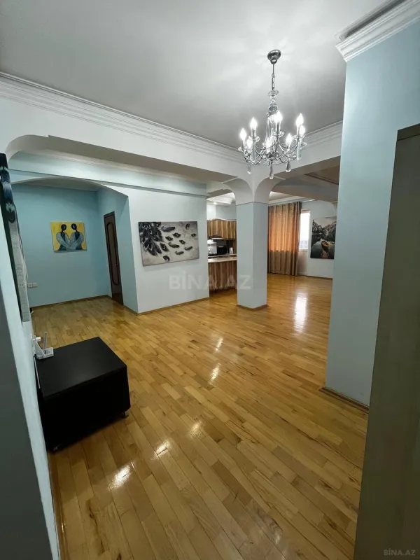 Kirayə verilir 4 otaqlı mənzil 170 m²