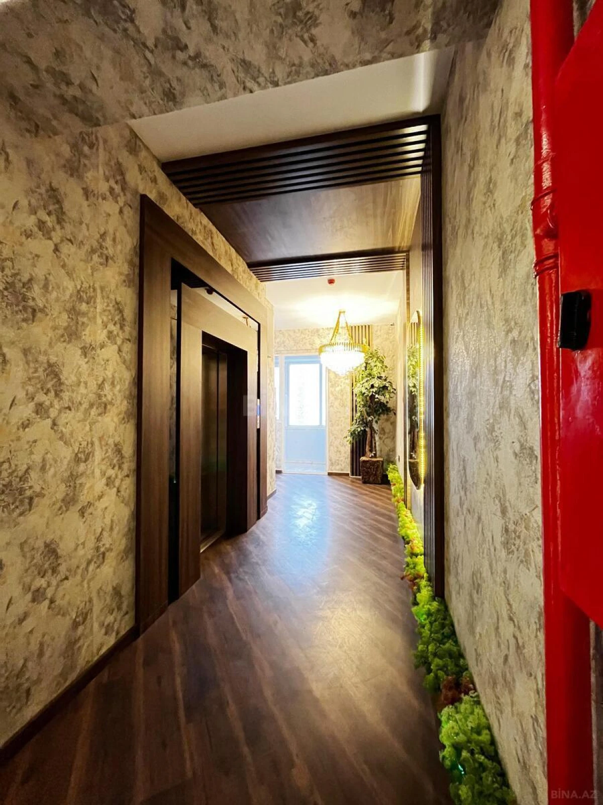 Kirayə verilir 4 otaqlı mənzil 170 m²