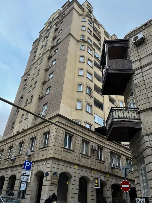 Kirayə verilir 4 otaqlı mənzil 170 m²