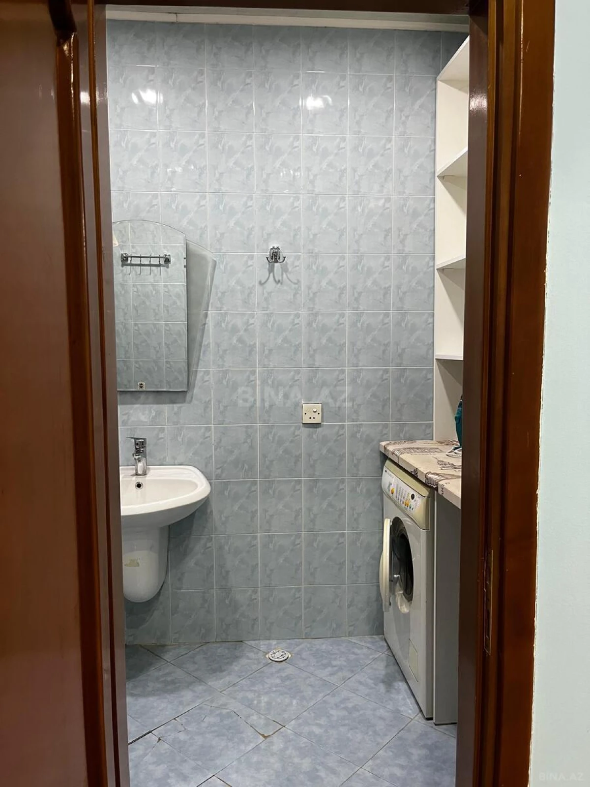 Kirayə verilir 4 otaqlı mənzil 170 m²