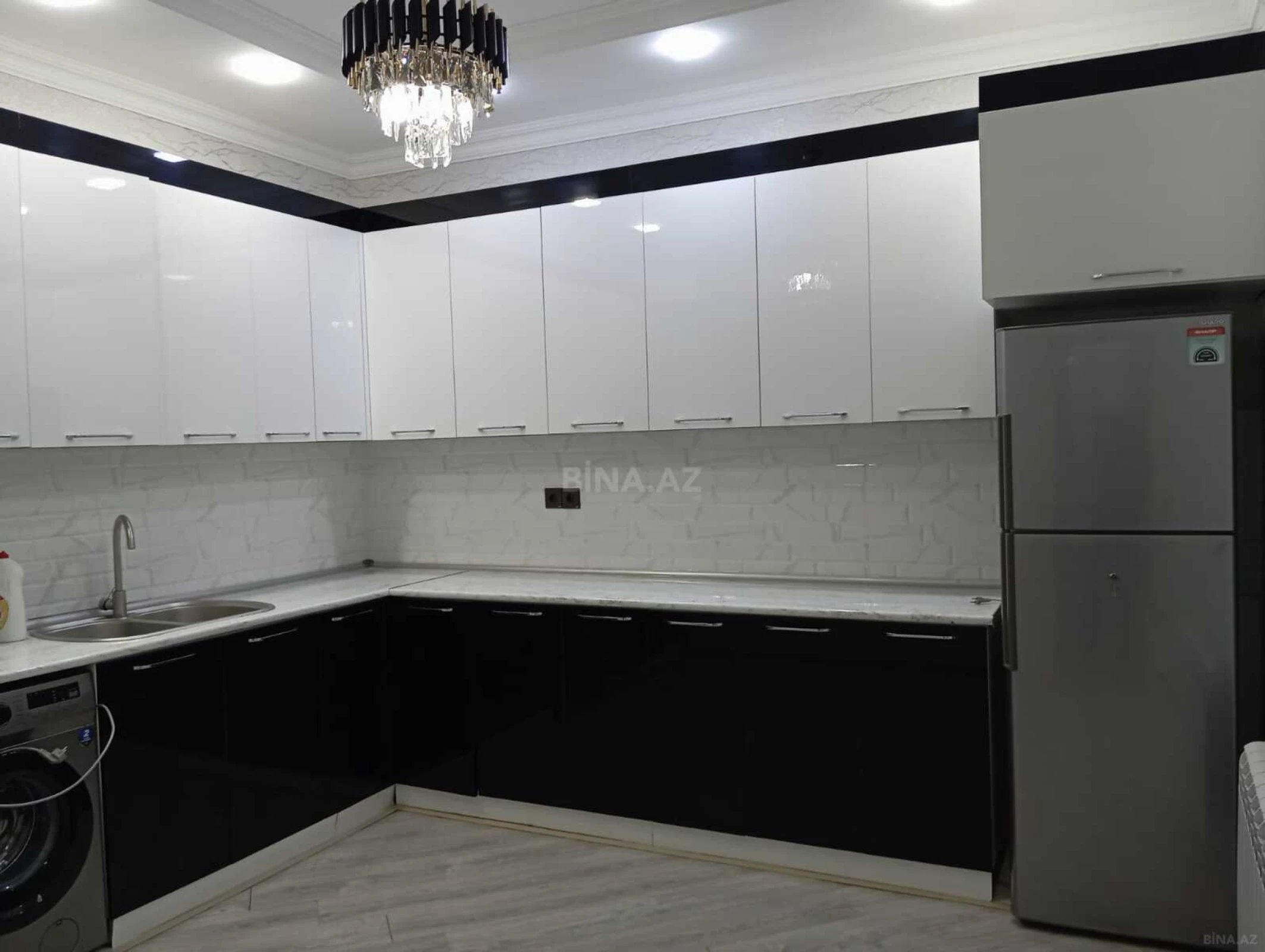Satılır 2 otaqlı mənzil 88.2 m²