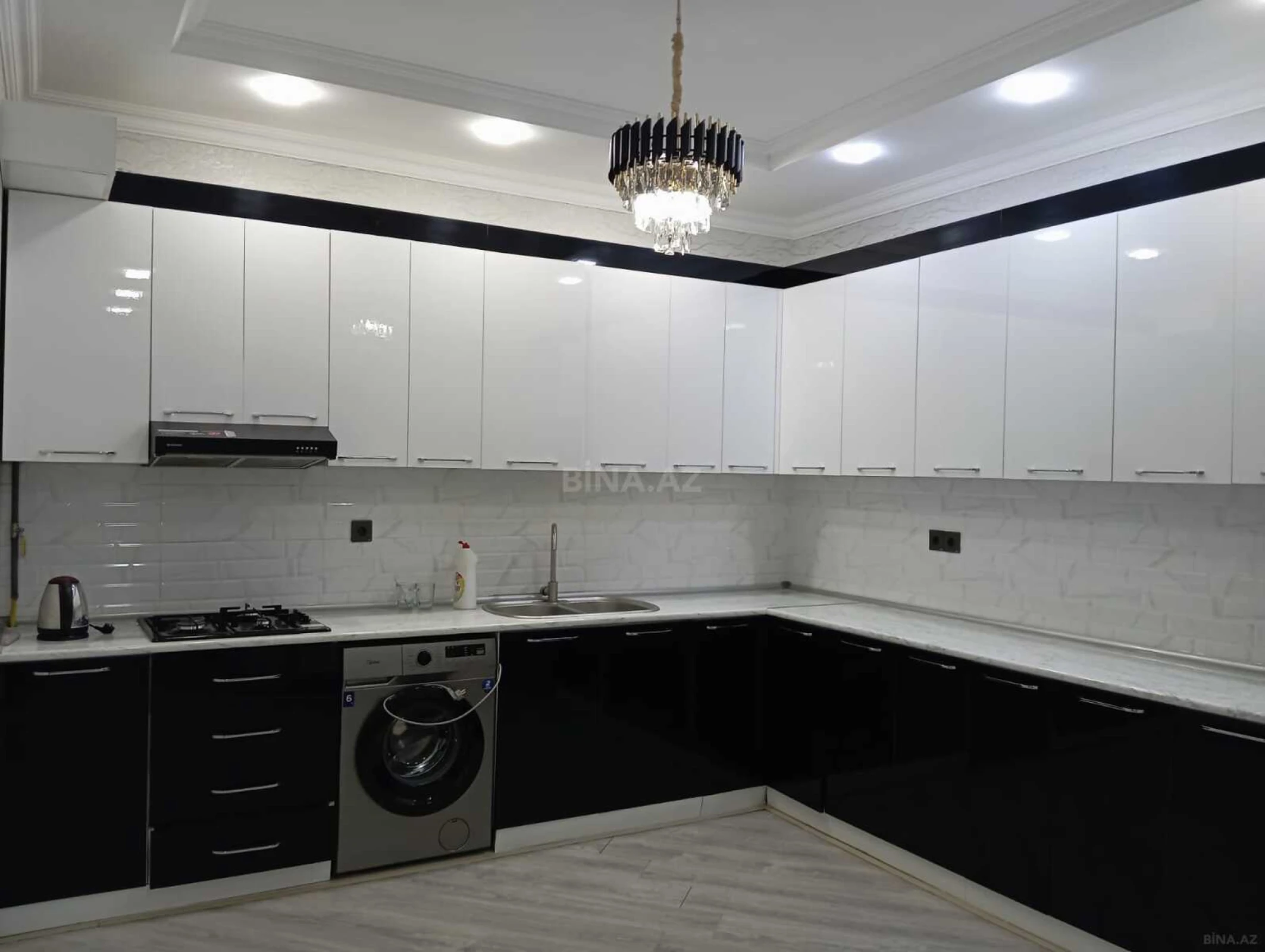 Satılır 2 otaqlı mənzil 88.2 m²