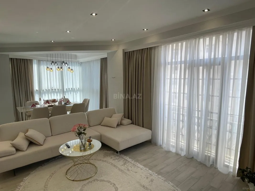 Satılır 3 otaqlı mənzil 112 m²