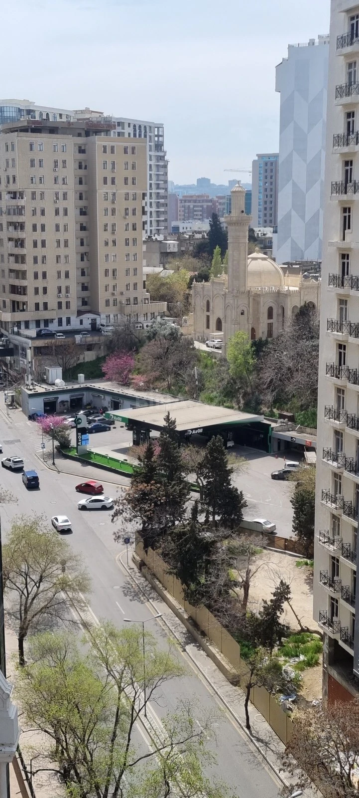 Satılır 3 otaqlı mənzil 112 m²