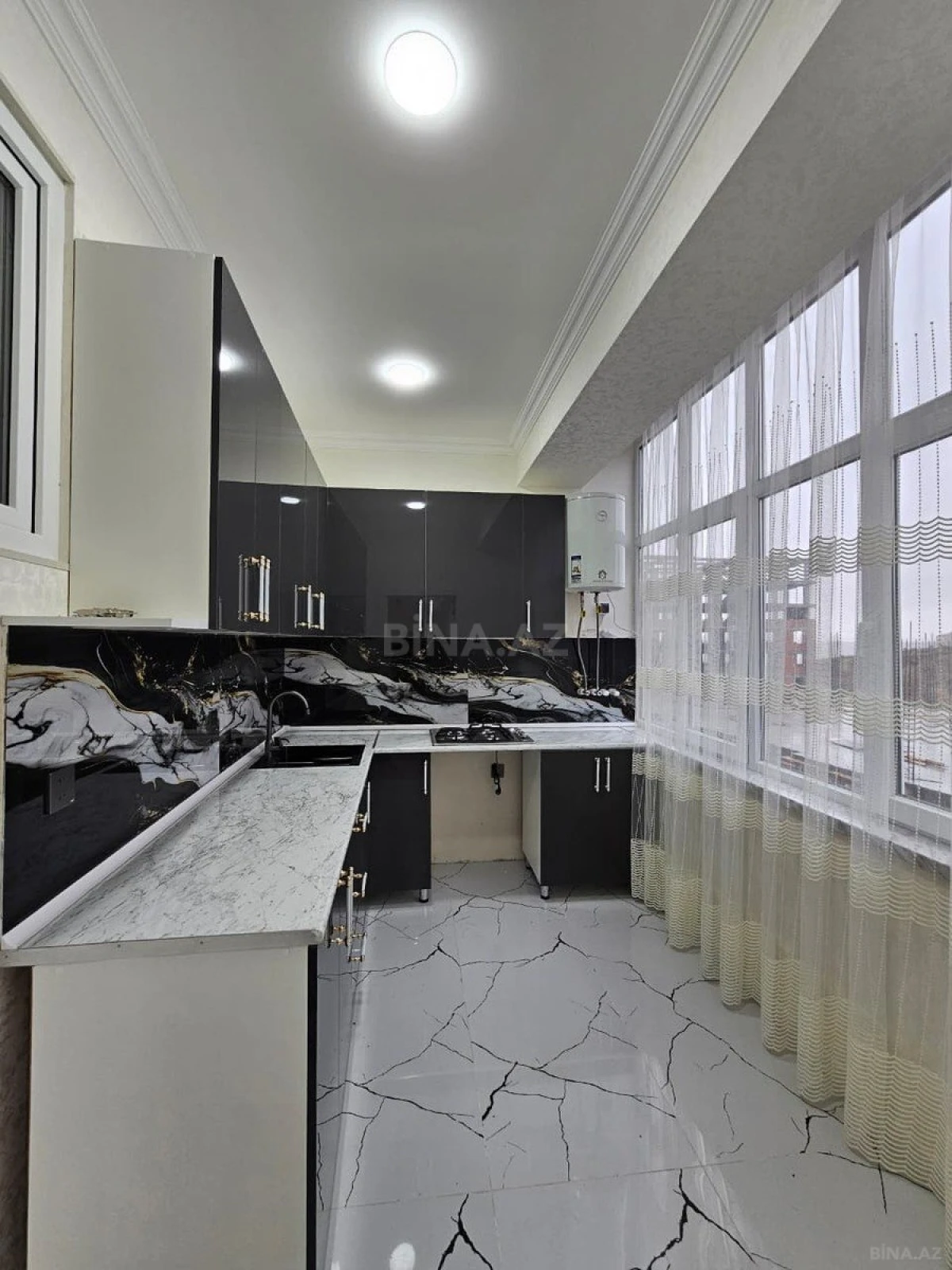 Satılır 2 otaqlı mənzil 44 m²