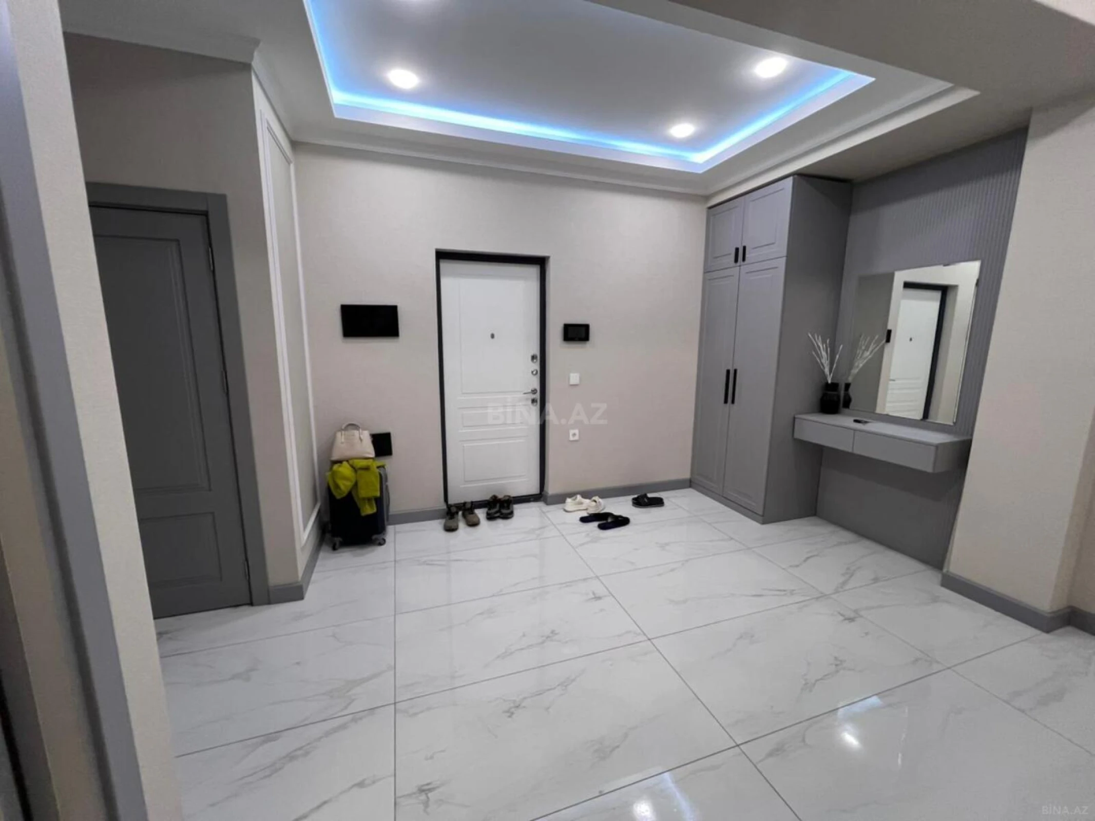 Kirayə verilir 2 otaqlı mənzil 85 m²