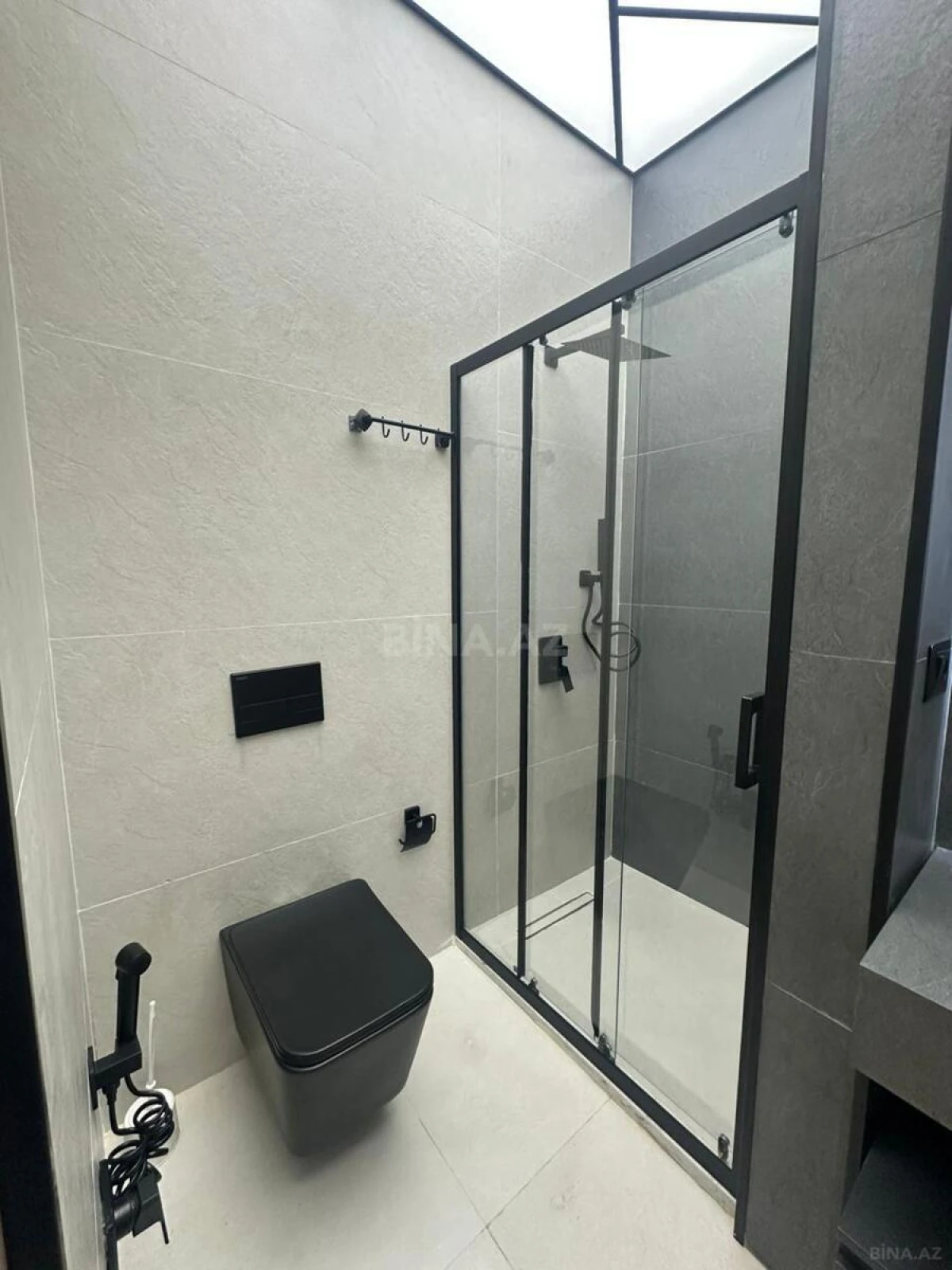 Kirayə verilir 3 otaqlı mənzil 101 m²