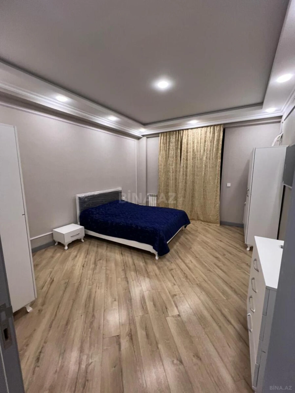 Kirayə verilir 2 otaqlı mənzil 90 m²