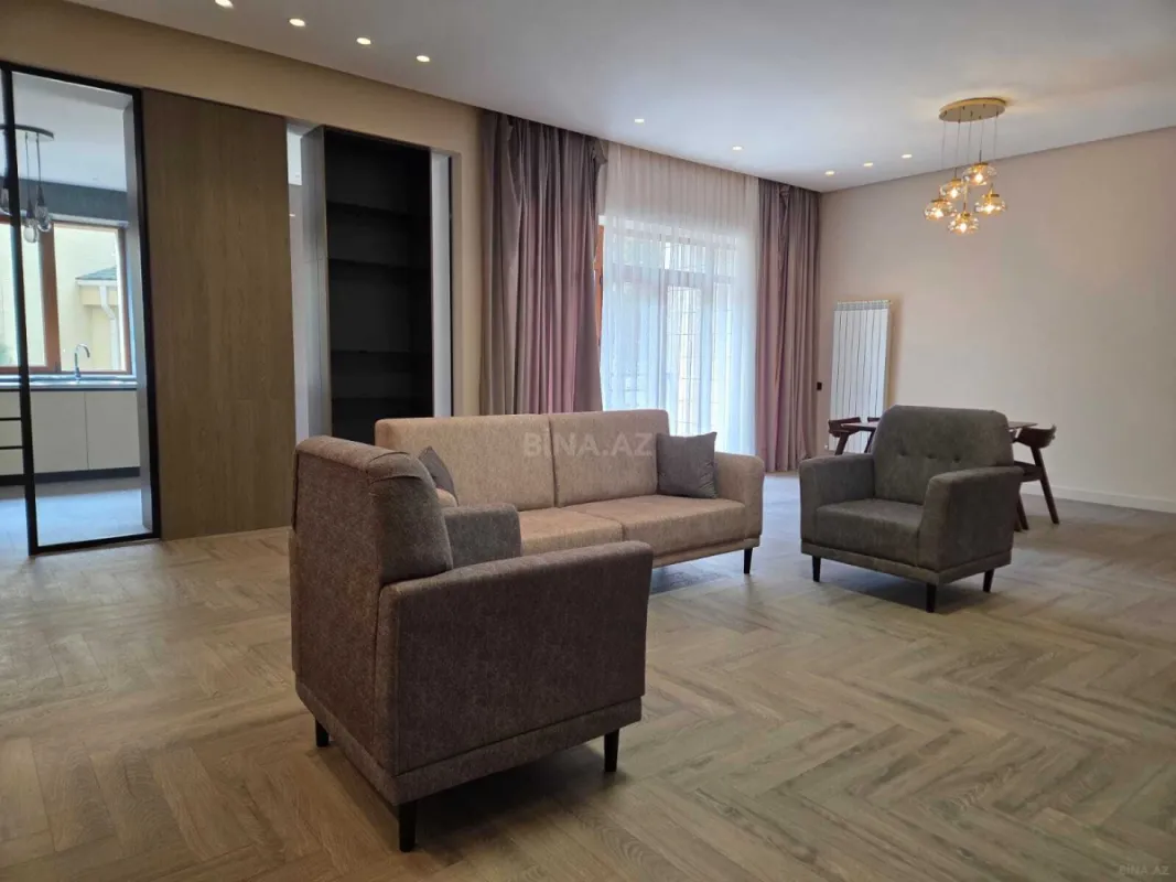 Kirayə verilir 3 otaqlı mənzil 158 m²