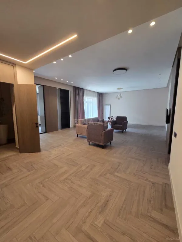 Kirayə verilir 3 otaqlı mənzil 158 m²