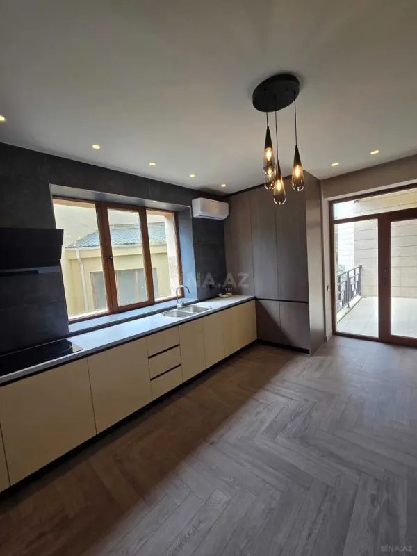 Kirayə verilir 3 otaqlı mənzil 158 m²