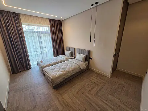Kirayə verilir 3 otaqlı mənzil 158 m²