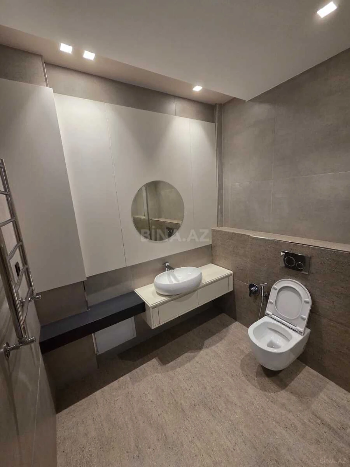 Kirayə verilir 3 otaqlı mənzil 158 m²