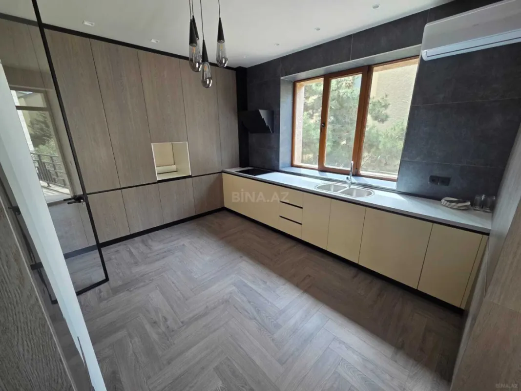 Kirayə verilir 3 otaqlı mənzil 158 m²