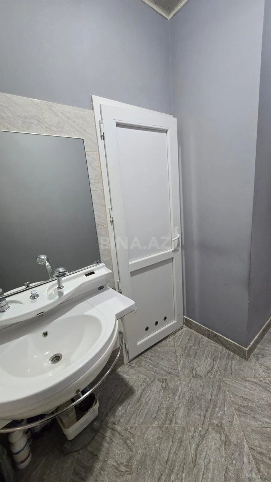 Satılır 6 otaqlı həyət evi 200 m²