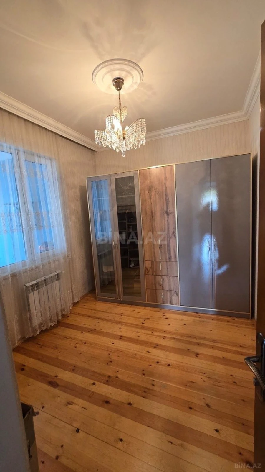 Satılır 6 otaqlı həyət evi 200 m²