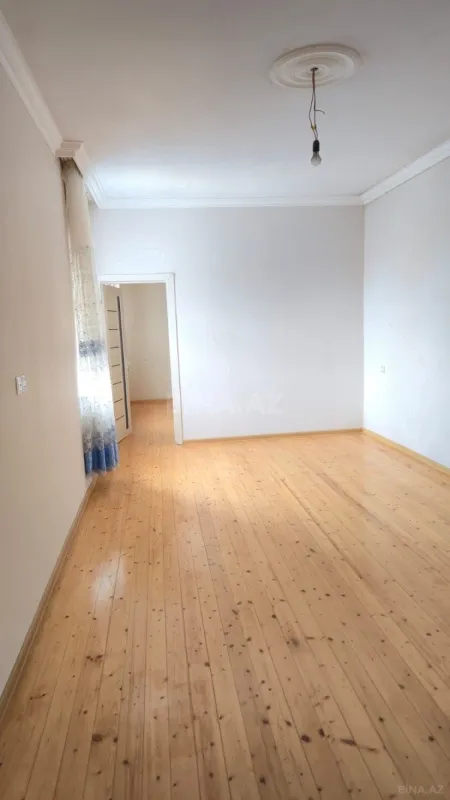 Satılır 6 otaqlı həyət evi 200 m²